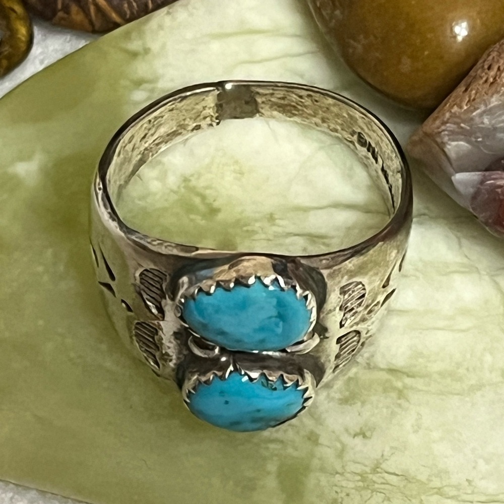 Old Sterling Native Turquoise Ring - image 7